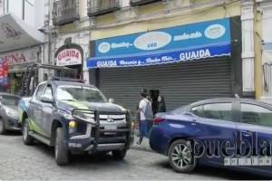 VIDEO: Asaltan mercería y balean a un hombre en el centro de Puebla