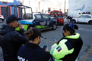 Ruta 64A choca contra patrulla de la SSC Puebla y deja dos policías lesionados
