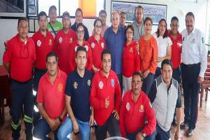 Edil de Zacatlán reconoce trabajo de bomberos