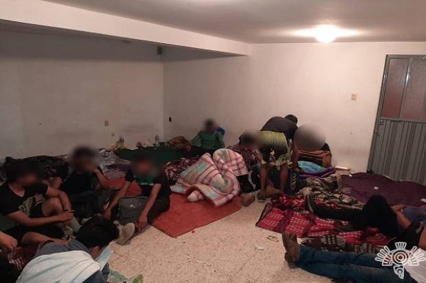 Rescatan a 240 migrantes centroamericanos en Puebla