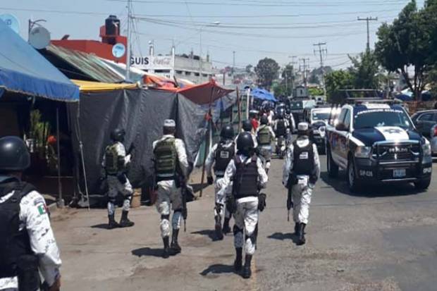 Operativo en el mercado Morelos en búsqueda de drogas y alcohol adulterado