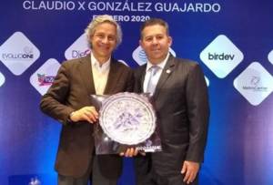 Claudio X. González suma a líder de Coparmex Puebla a litigios contra servicios de salud
