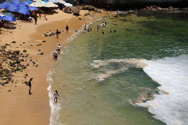 Con bacterias fecales, cinco playas de Acapulco