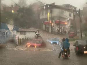 Daños menores por lluvias en cinco municipios de Puebla: Segob
