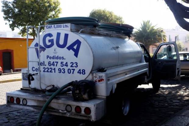 Darán 400 pipas de agua a diario en colonias sin servicio de Puebla Capital