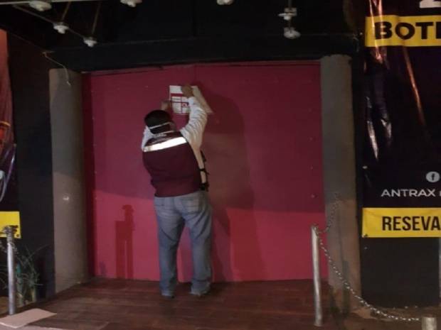 Clausuran table dance en Puebla por funcionar durante contingencia