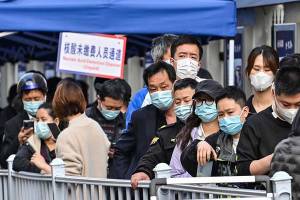 ¿Cuál fin de la pandemia? China reporta nuevo récord de casos COVID en dos años