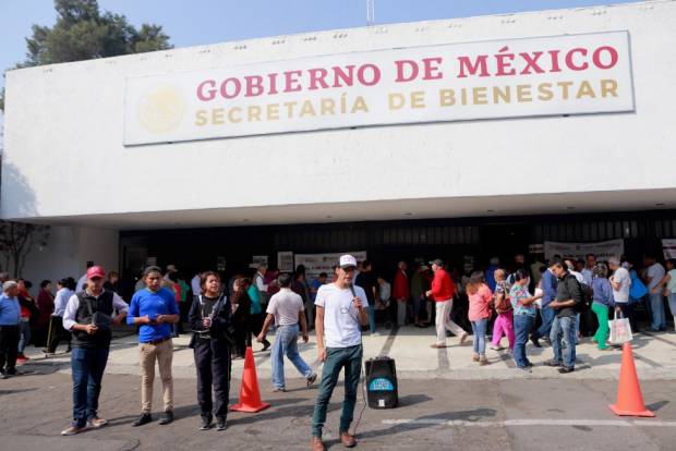 INE desecha queja del PAN contra Tarjetas Bienestar entregadas en Puebla
