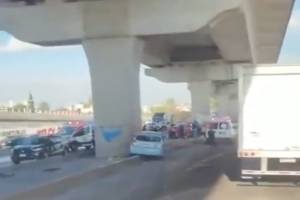 VIDEO: Carambola de vehículos deja al menos ocho lesionados en la autopista México-Puebla