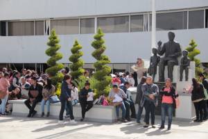 Denuncian fraude con seguro de vida de maestros jubilados en Puebla