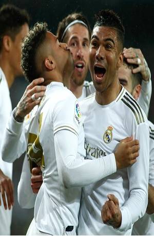 Real Madrid derrotó 2-0 al Barcelona y retoma liderato de la liga española