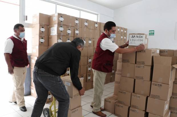 SEP Puebla entrega paquetes sanitarios para el regreso a clases de este lunes
