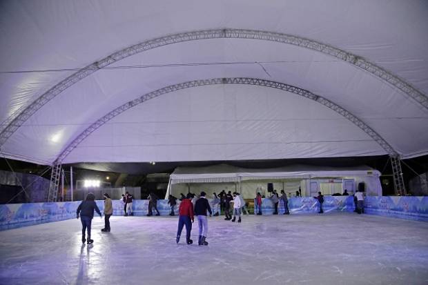 Disfruta de la pista de hielo en Puebla hasta el 15 de enero
