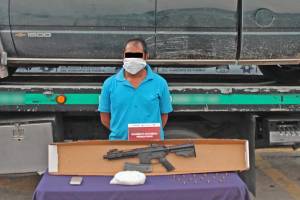 SSC Puebla detuvo a sujeto con fusil de asalto en San Francisco Totimehuacán