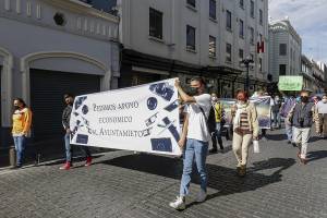 Fotógrafos marchan en Puebla para exigir apoyos tras desempleo por COVID-19