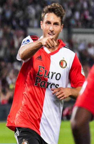 Santi Giménez anota su tercer gol de la semana con el Feyenoord