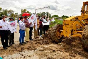 Cuautlancingo: Lupita Daniel arranca obras de pavimentación de las calles 2 de Abril y Guadalupe