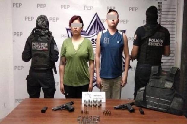 Presuntos policías de Tehuacán son detenidos por posesión de drogas