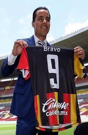Omar Bravo jugará en el Ascenso con Leones Negros de la UdeG