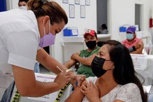 Alertan por subvariante XE de COVID; urgen a vacunación en Puebla