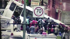 Camión se sale de la carretera federal a Tehuacán; 10 lesionados