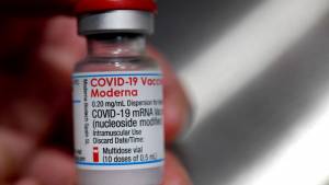 Cofepris autoriza vacuna de Moderna contra COVID