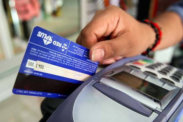 Por pandemia cayó 20% el uso de tarjetas de crédito y débito en Puebla