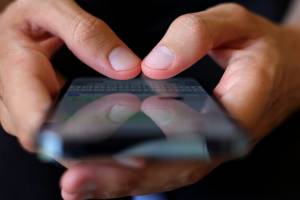 Alerta policía cibernética sobre fraudes por apps de préstamos