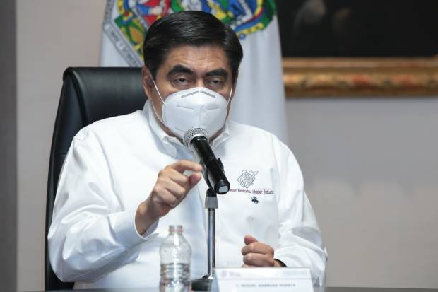 La pandemia por COVID-19 está empezando a controlarse en Puebla: Barbosa