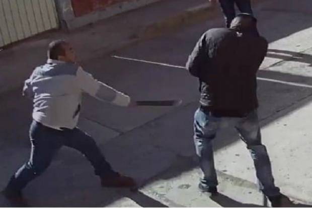 Captan a candidato de Morena en Tepeojuma atacando a machetazos a un hombre