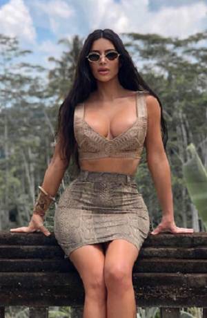 Kim Kardashian apareció sensual en redes sociales