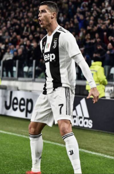 Cristiano anota doblete en victoria de Juventus 3-1 ante Génova