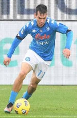Chucky Lozano mete gol y Napoli vence 3-1 al Cagliari