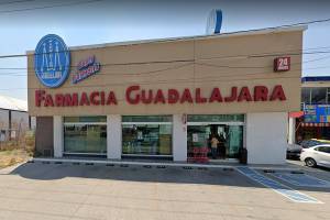 Sujetos con armas de fuego atracaron Farmacia Guadalajara en Guadalupe Hidalgo