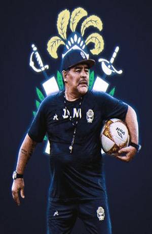 Maradona es el nuevo DT de Gimnasia y Esgrima