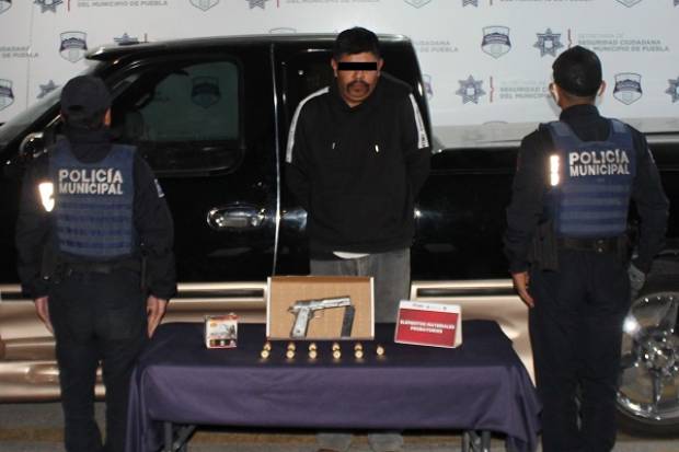 Sujeto en posesión de arma de fuego y cartuchos útiles es detenido en Puebla