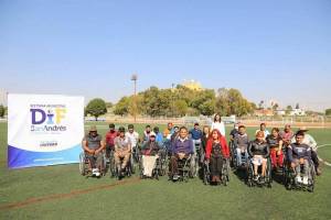 San Andrés Cholula entrega sillas de ruedas semi deportivas