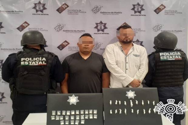 Sujetos con 15 envoltorios de droga fueron asegurados en Tehuacán