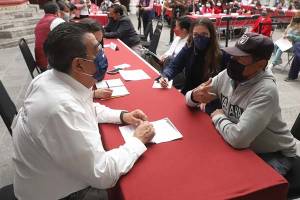 Gobernador de Puebla atiende peticiones en jornada de &quot;Martes Ciudadano&quot;