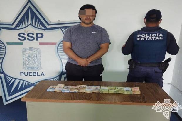 Detiene SSP Puebla a hombre con 452 mil pesos en Palmar de Bravo