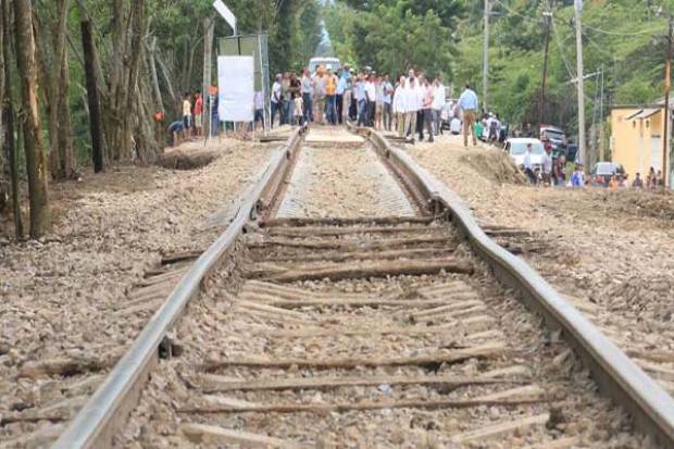 Golpe de indígenas a AMLO, logran suspender Tren Maya