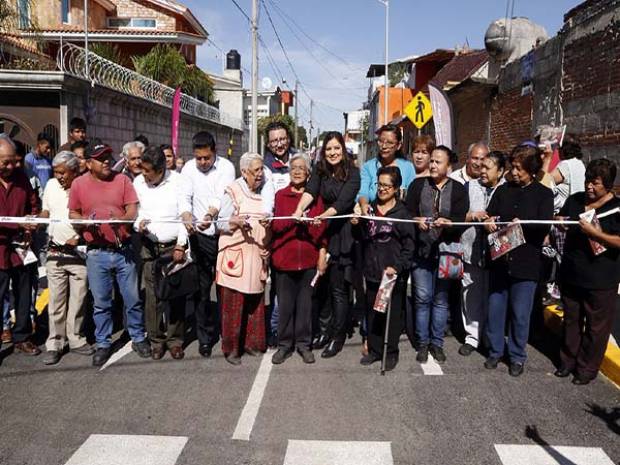 Claudia Rivera entrega pavimentación en Vista Hermosa