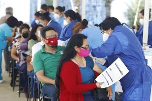 Sedes y horarios de segunda dosis AstraZeneca para 60 y más en 31 municipios de Puebla