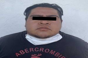 Usurpador de funciones es detenido con falsa patrulla en Puebla