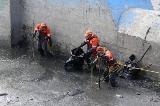 Sacan más de 600 toneladas de basura en ríos y barrancas de Puebla Capital