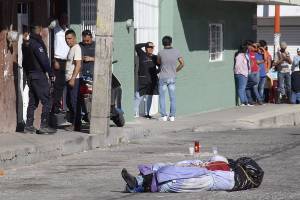 Tiran cadáver con narcomensaje en San Martín Texmelucan
