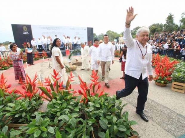 En dos meses licitaciones del Tren Maya: AMLO