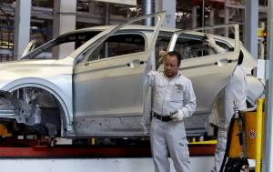 Volkswagen mantendrá paros de producción de Tiguan en julio