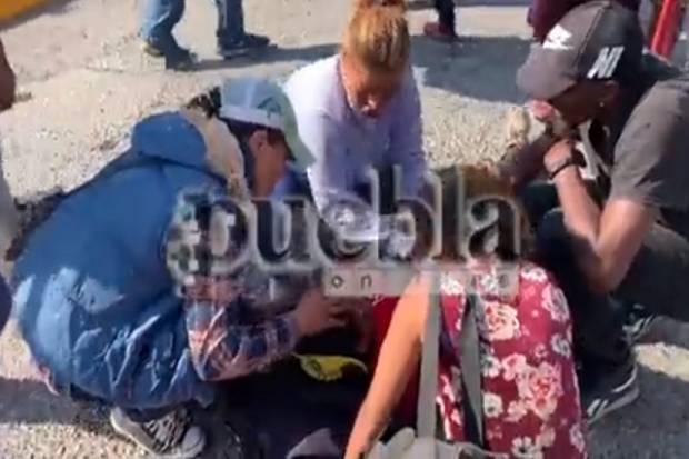 VIDEO: Camioneta del INM atropella a dos migrantes en la autopista México-Puebla