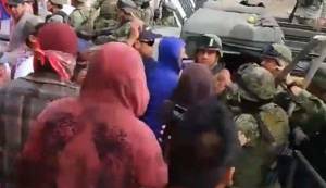 SEP reanuda clases en Acajete; SSP reporta calma tras enfrentamiento entre vecinos y soldados